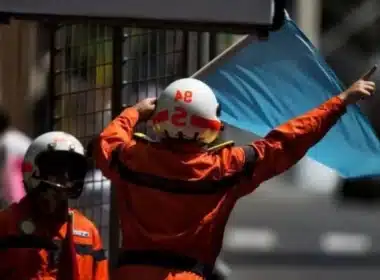 Msrshall waving a blue flag 1140x815 1