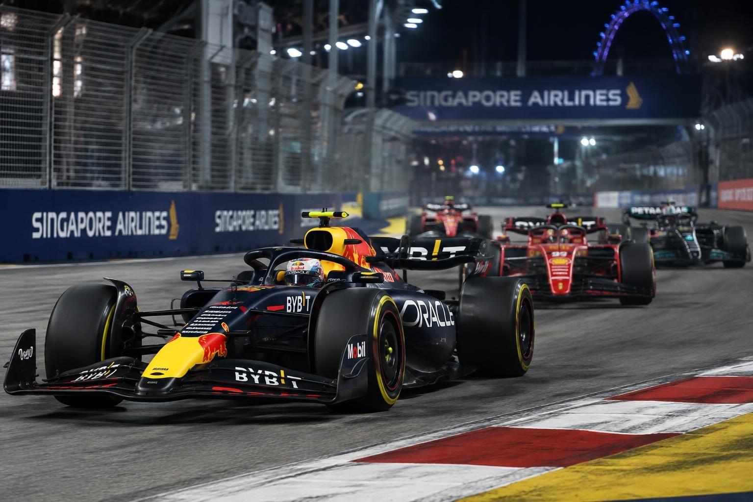 explorez les classements du championnat F1 après le Grand Prix de Singapour, y compris les dernières positions dans les courses pour les titres des pilotes et des équipes.