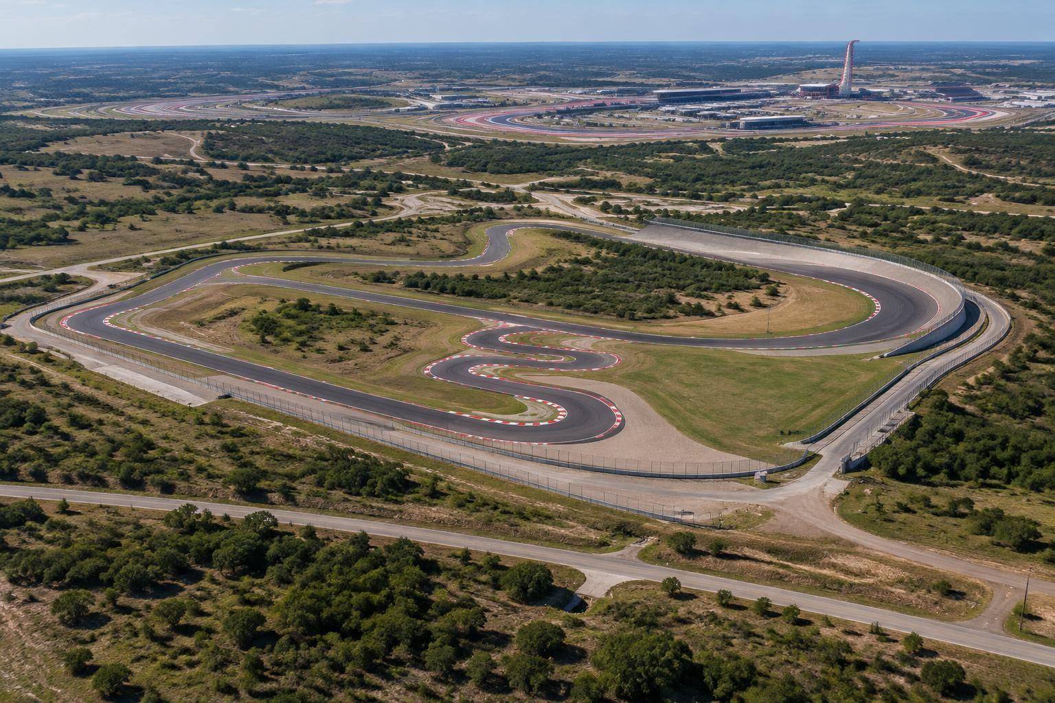 entre na clubhouse da curva 1 do cota para uma visão à beira da pista da experiência de corrida, e descubra planos para uma segunda pista no circuito de austin.